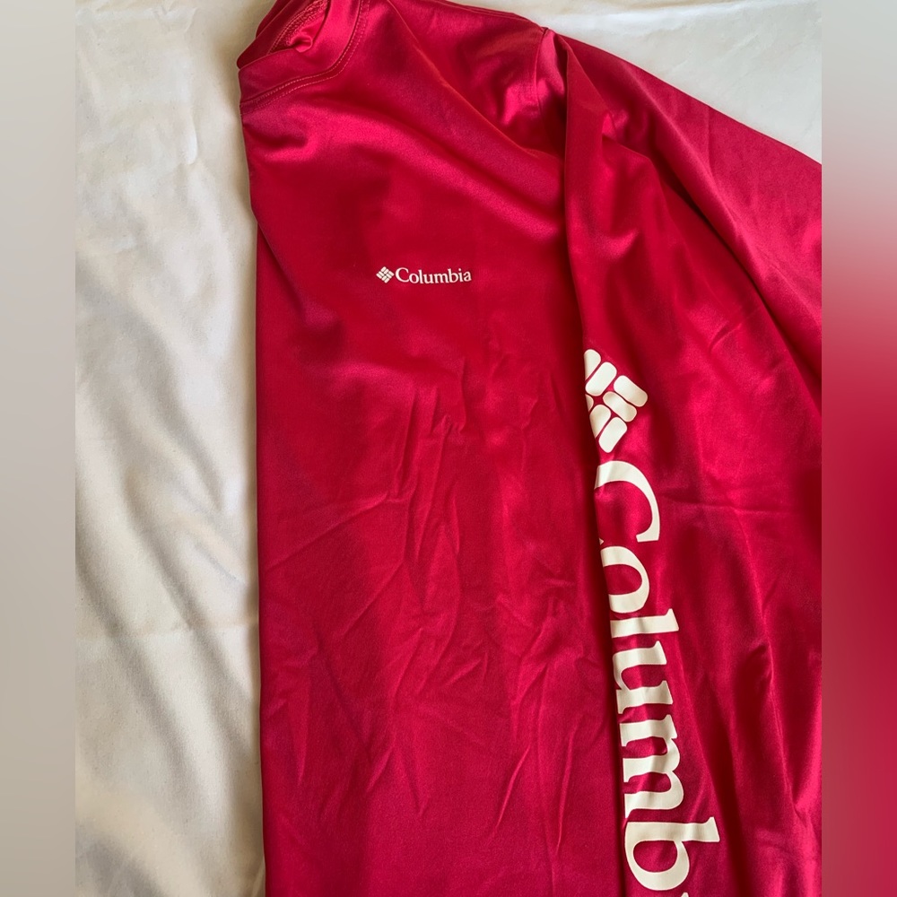 Pink long sleeve Columbia Rash Guard Workout/ski Shirt
Size large